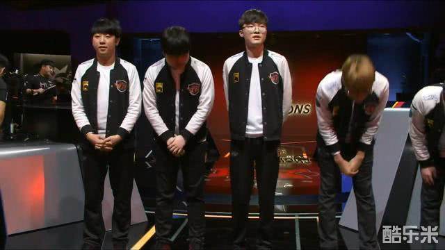 通过紧密的 通过紧密的