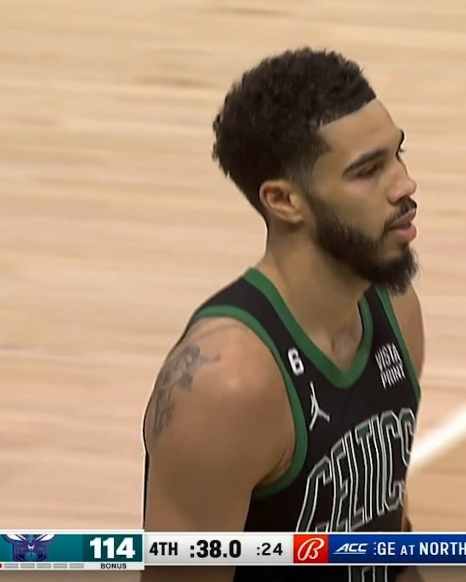 背后默默承 背后默默承