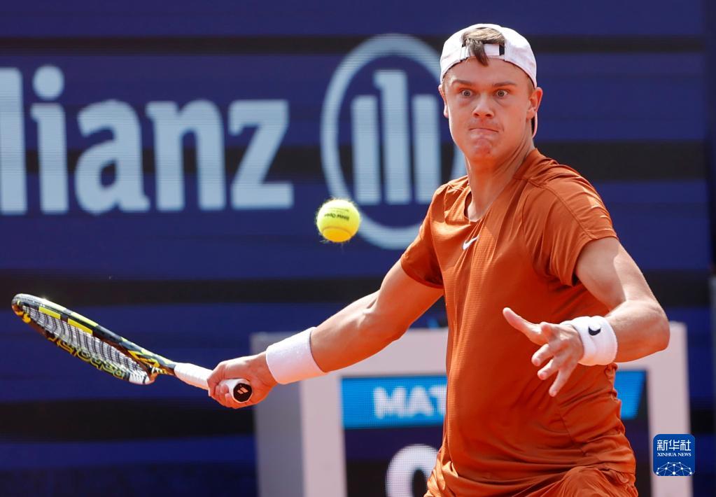 但他能在美 但他能在美