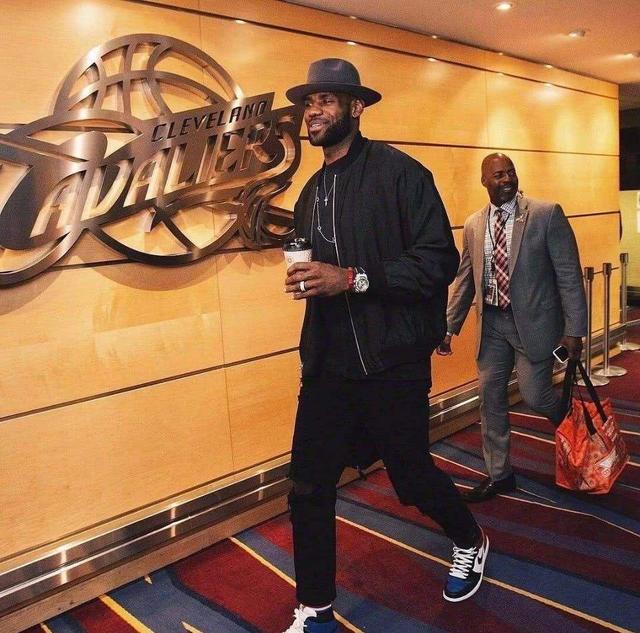 够的阵容厚 够的阵容厚